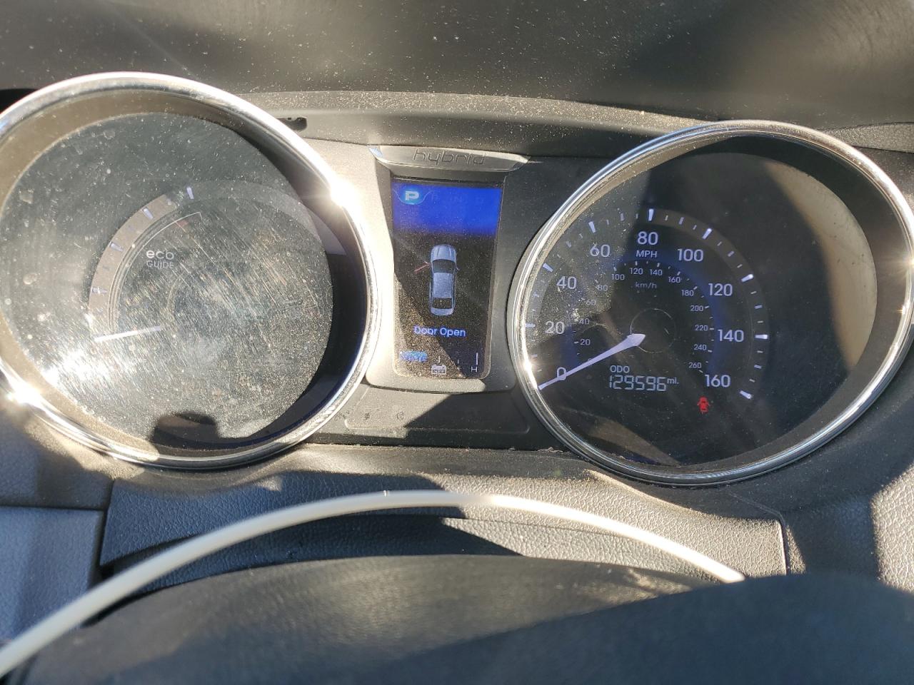 2013 Hyundai Sonata Hybrid VIN: KMHEC4A40DA088520 Lot: 92943705