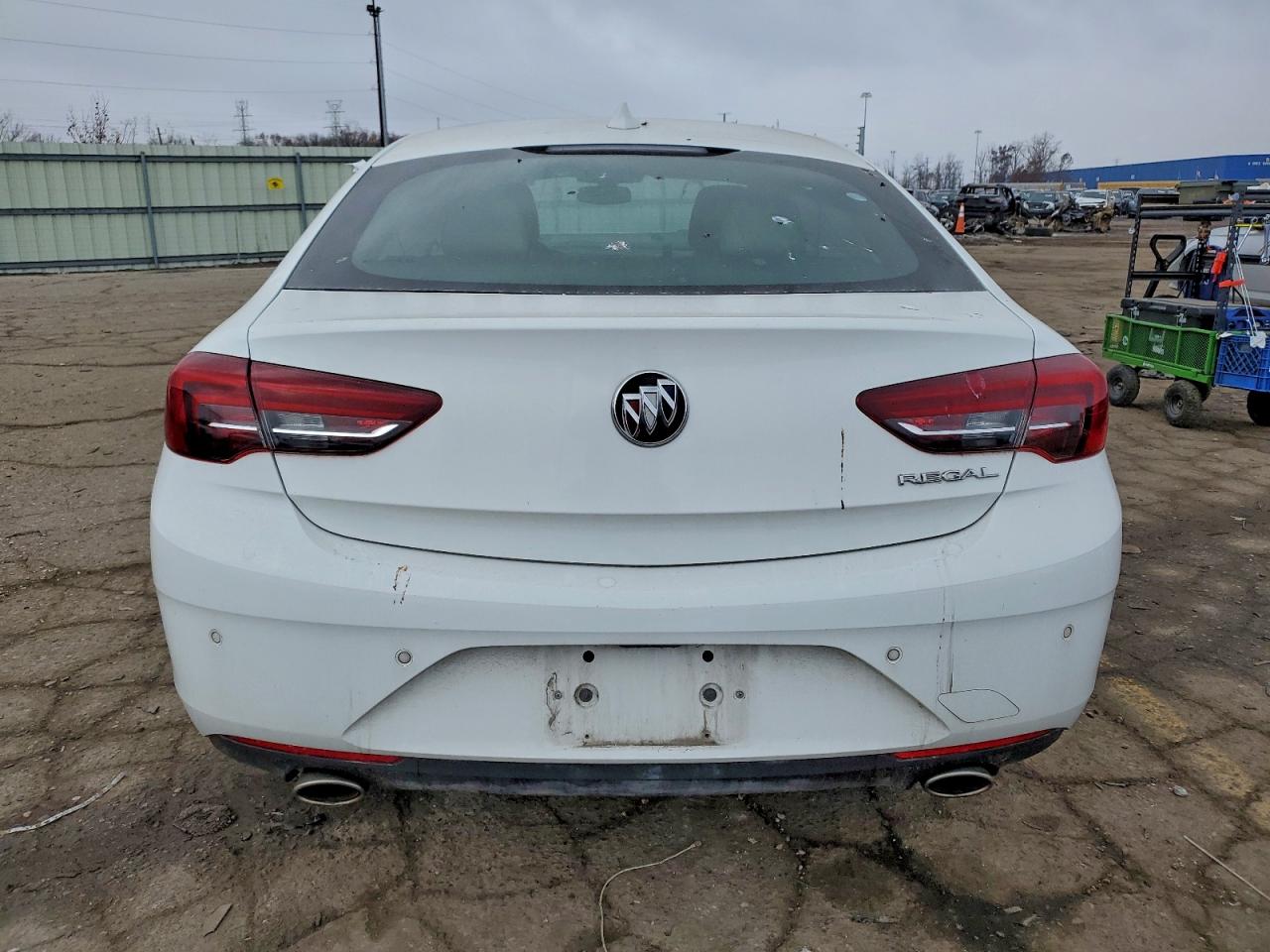 2019 Buick Regal Essence VIN: W04GP6SX5K1038810 Lot: 93228895