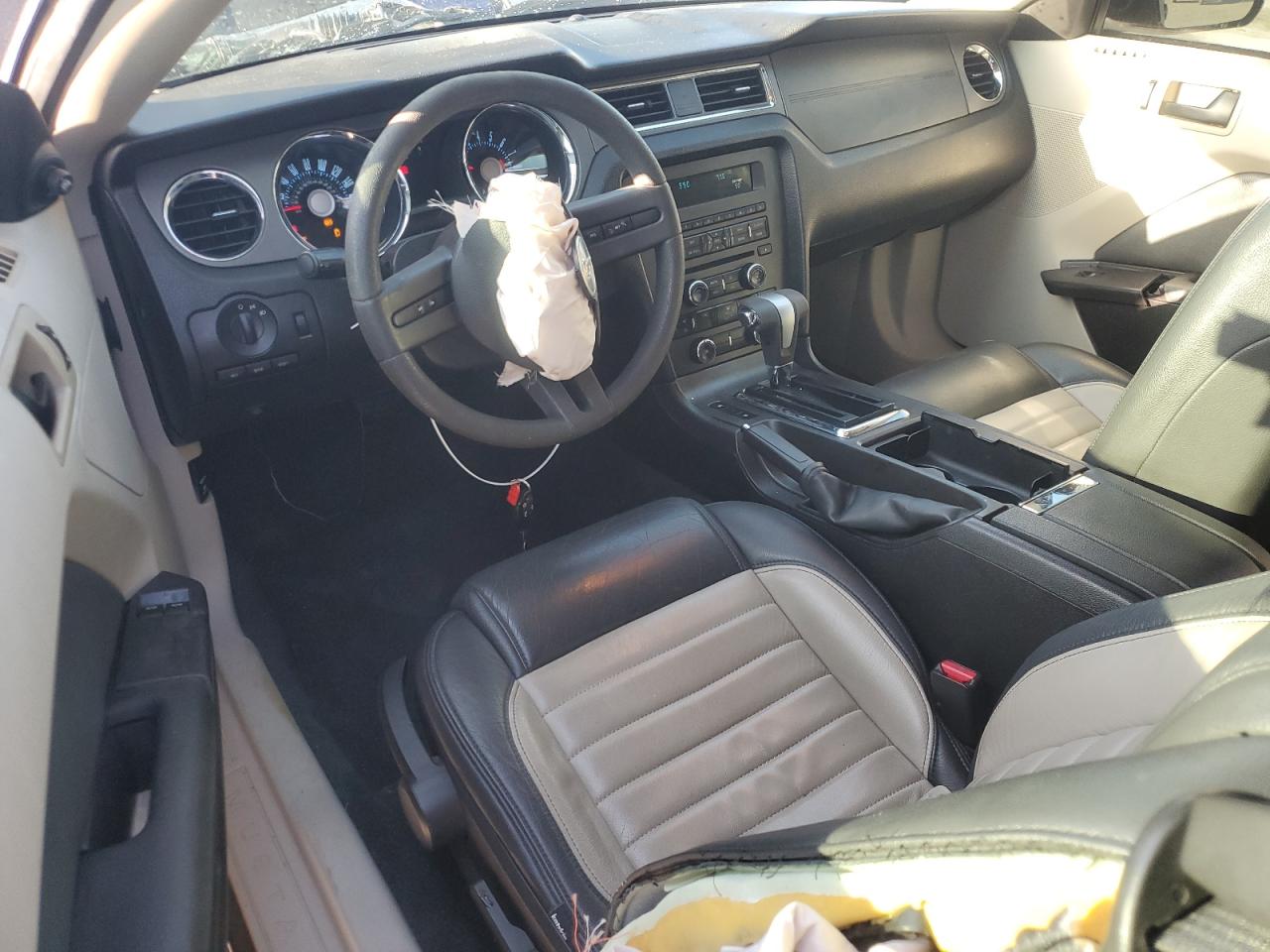 2011 Ford Mustang VIN: 1ZVBP8AM4B5135649 Lot: 92935585