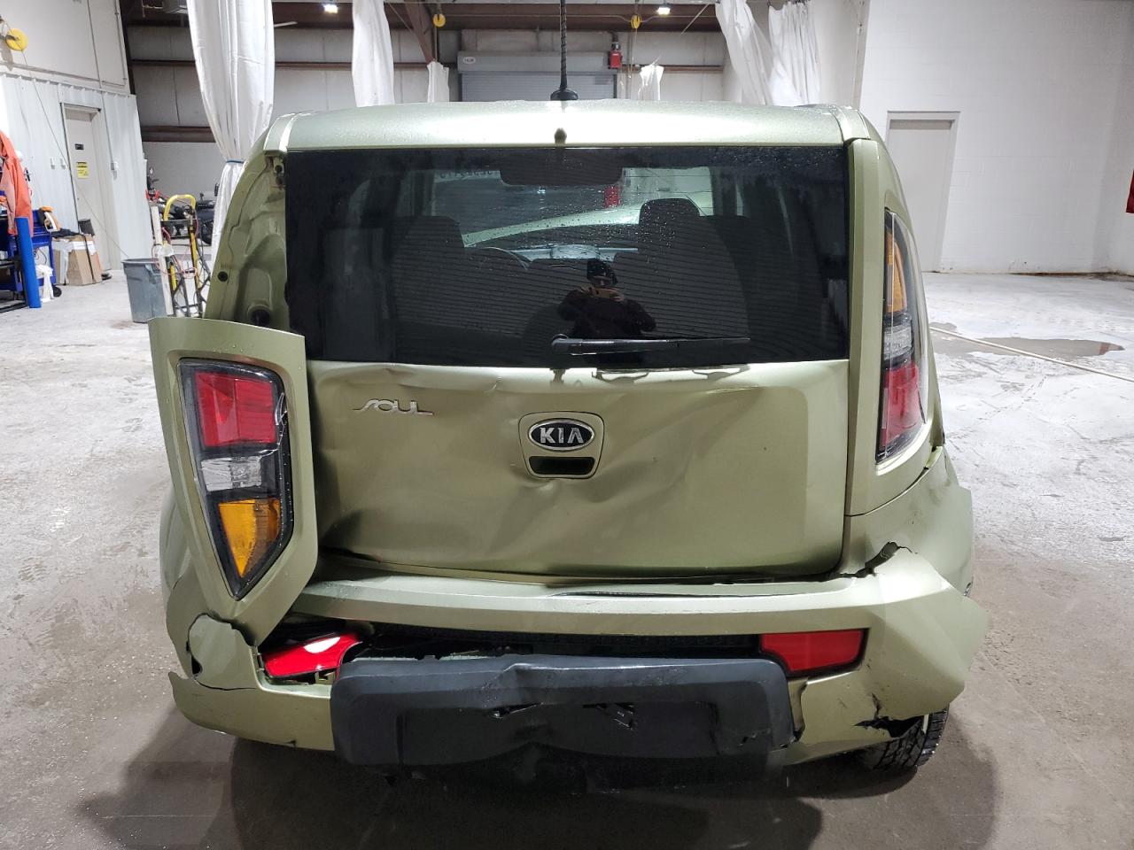 2011 Kia Soul + VIN: KNDJT2A22B7278562 Lot: 92920175