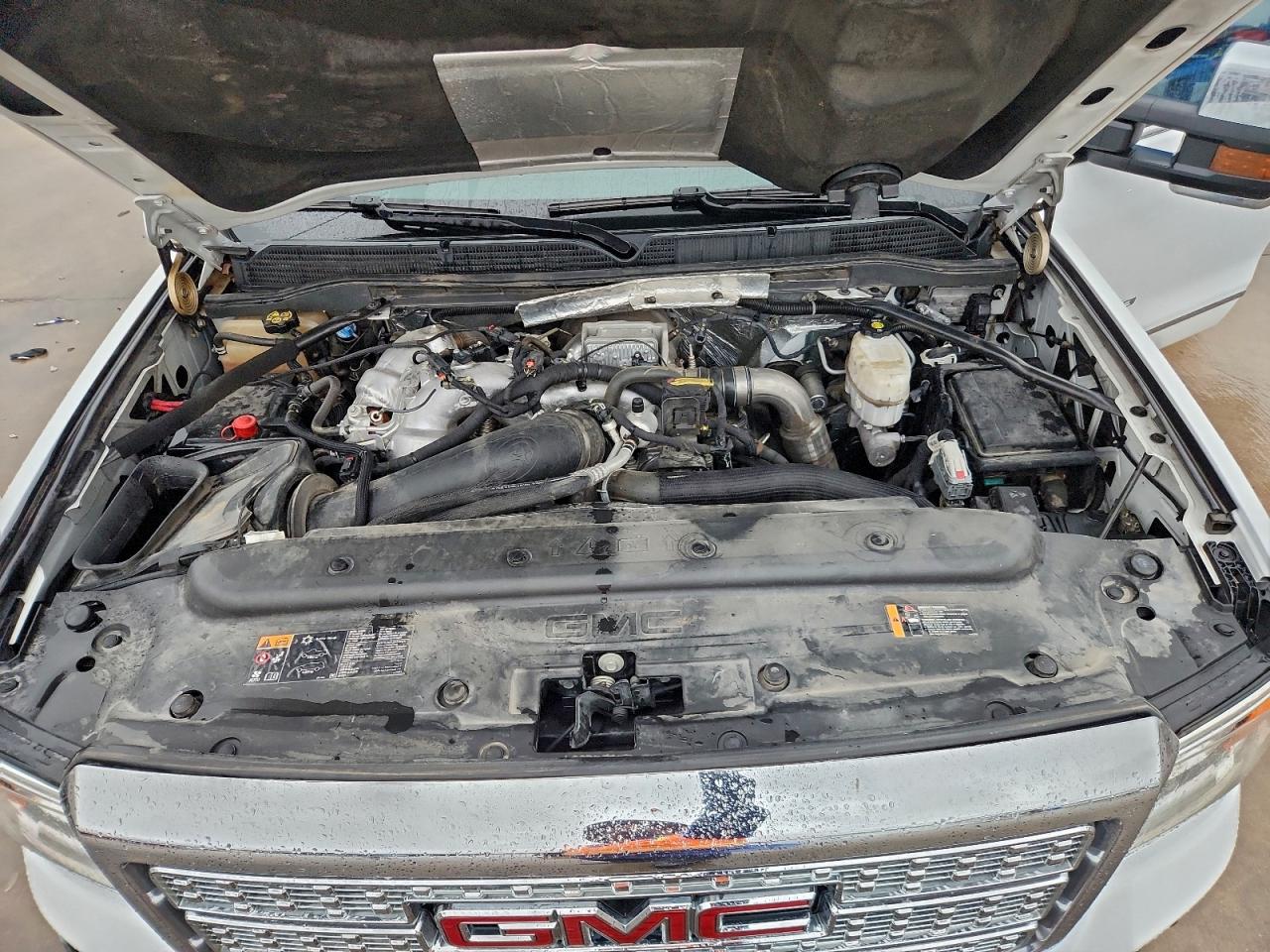 2018 GMC Sierra K2500 Denali VIN: 1GT12UEY6JF255917 Lot: 92451045
