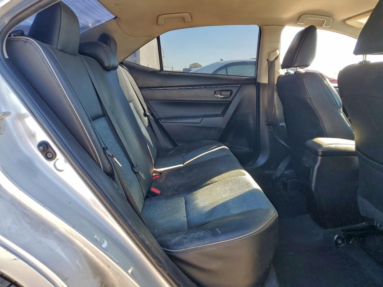 2014 Toyota Corolla L VIN: 5YFBURHE9EP043699 Lot: 93876075