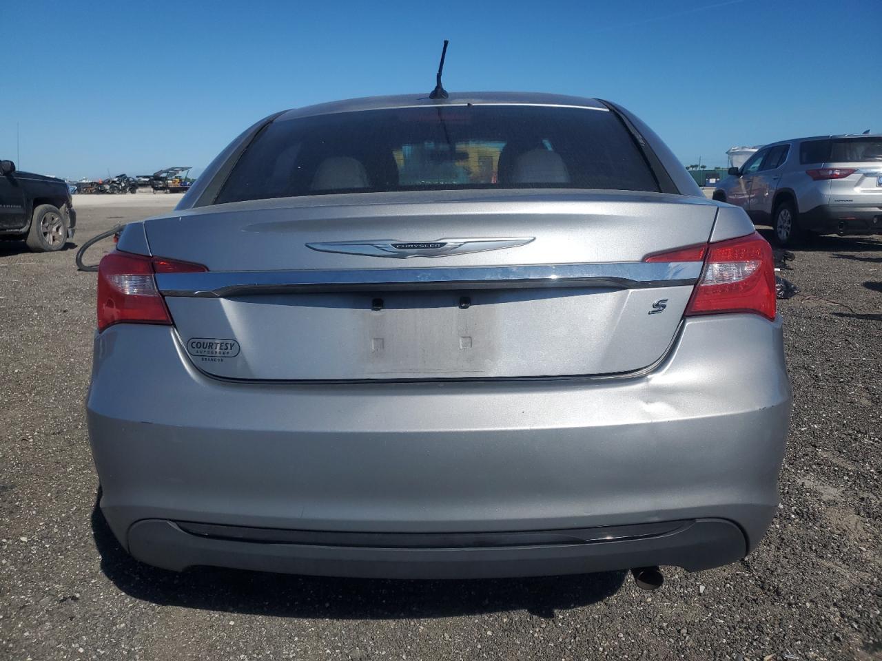 2014 Chrysler 200 Touring VIN: 1C3CCBBB1EN128745 Lot: 92235965