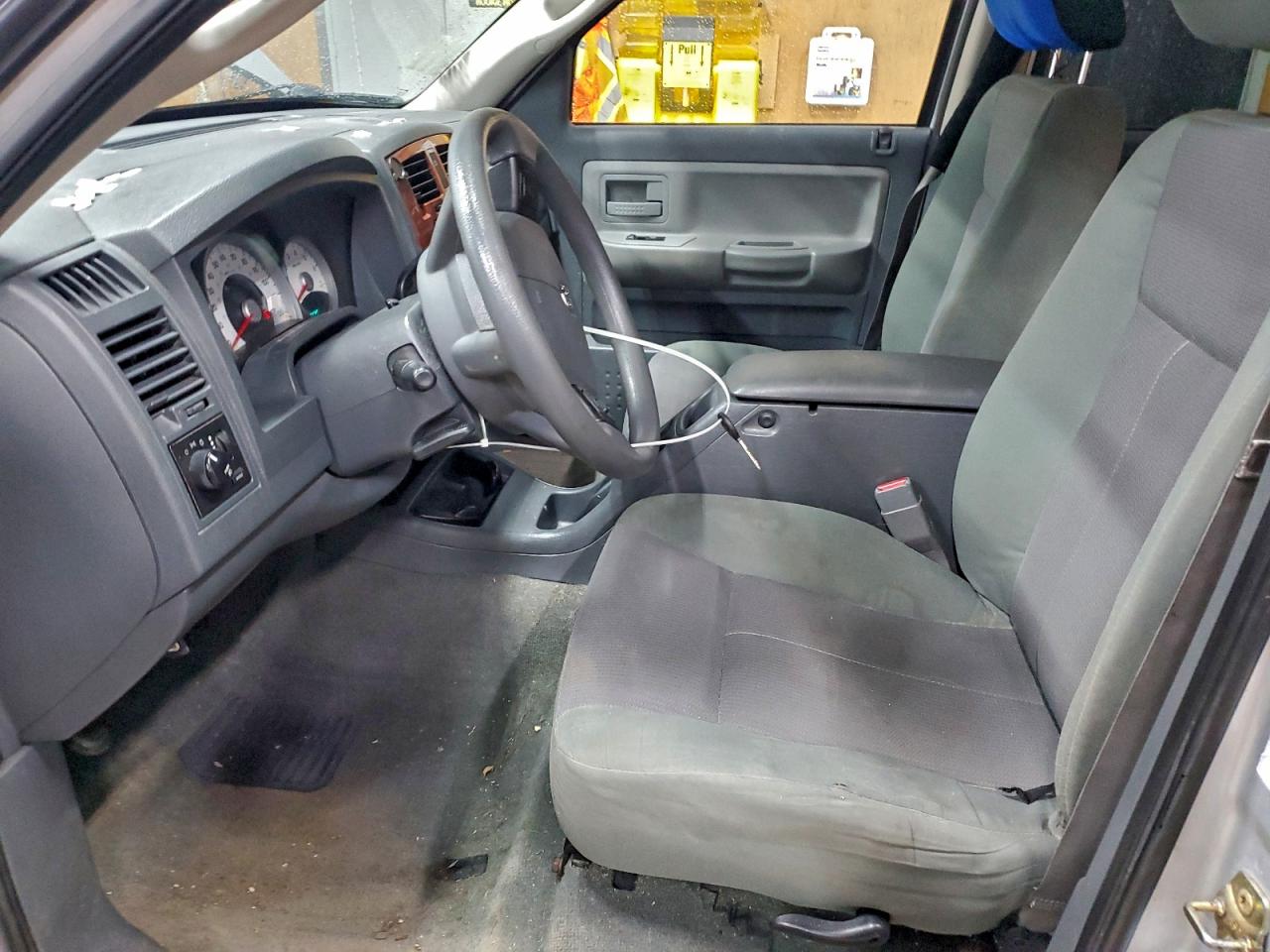 2005 Dodge Dakota Quad Slt VIN: 1D7HE48K35S331044 Lot: 93720555