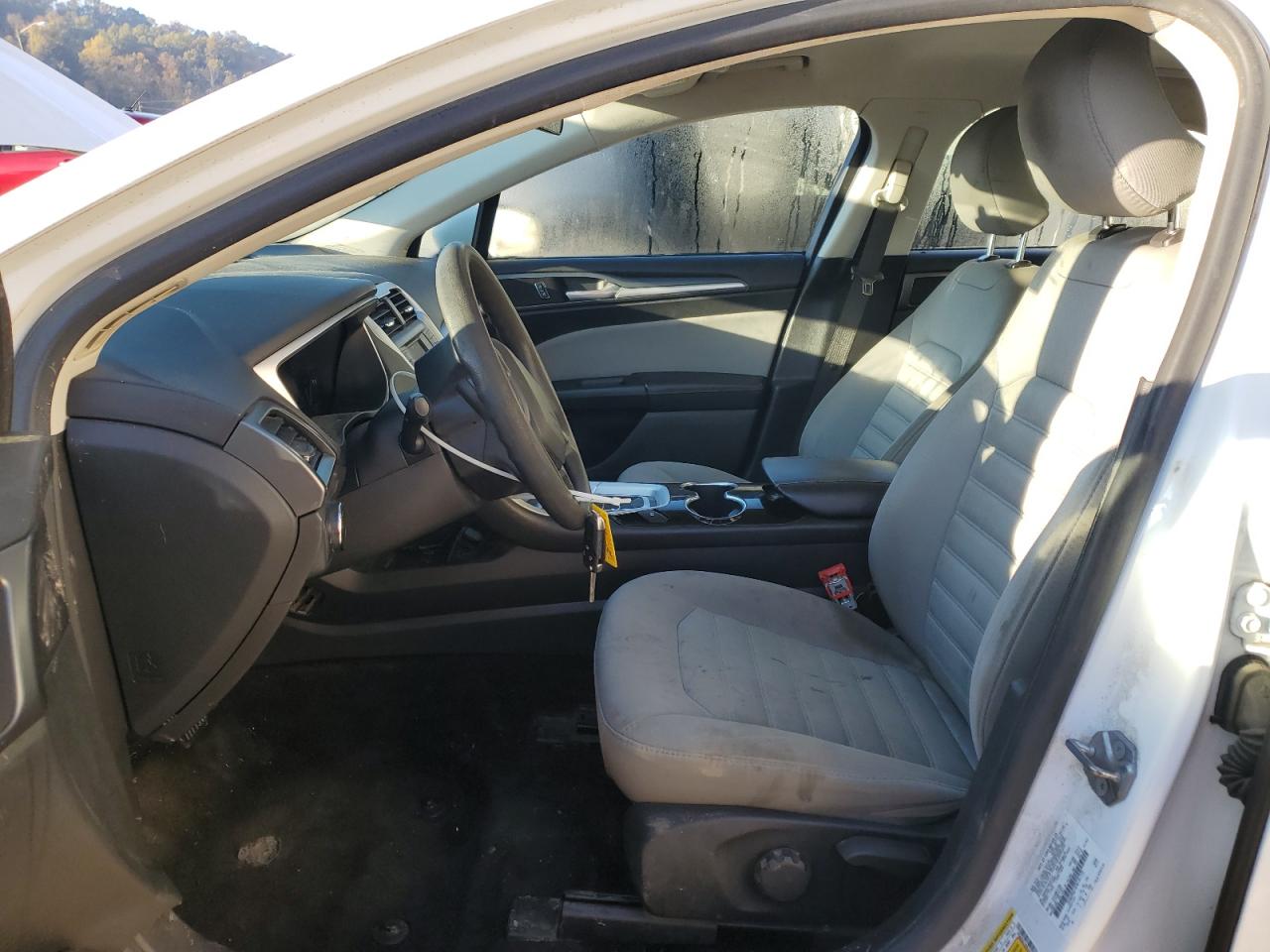 2015 Ford Fusion S VIN: 3FA6P0G74FR191722 Lot: 90859325