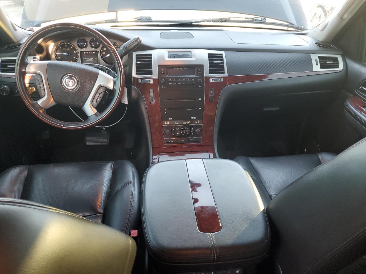 2007 Cadillac Escalade Luxury VIN: 1GYEC63837R368500 Lot: 93511435