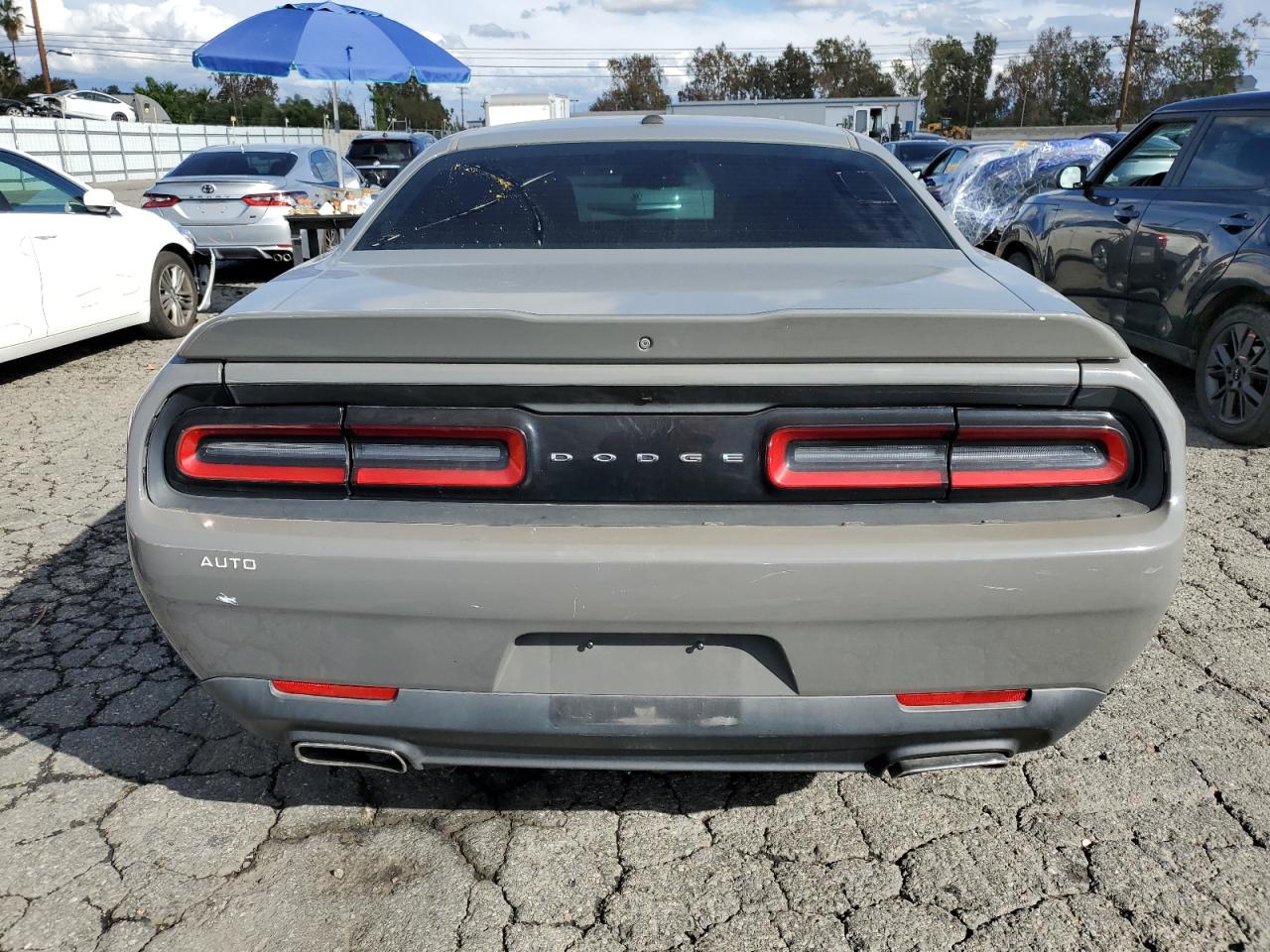 2018 Dodge Challenger Sxt VIN: 2C3CDZAG5JH227963 Lot: 93251455
