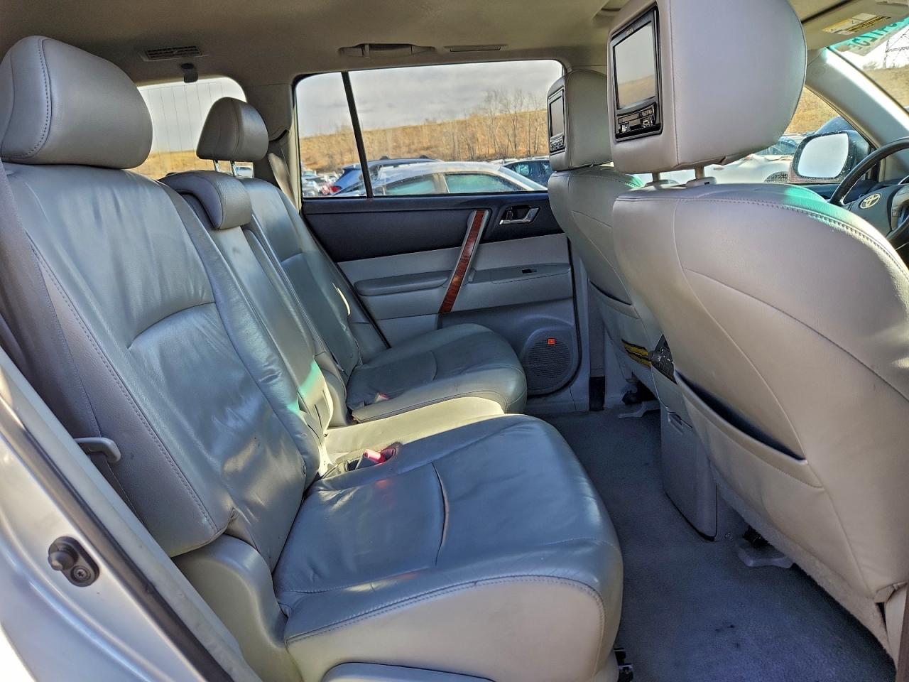 2009 Toyota Highlander Limited VIN: JTEDS42A892075101 Lot: 93954725