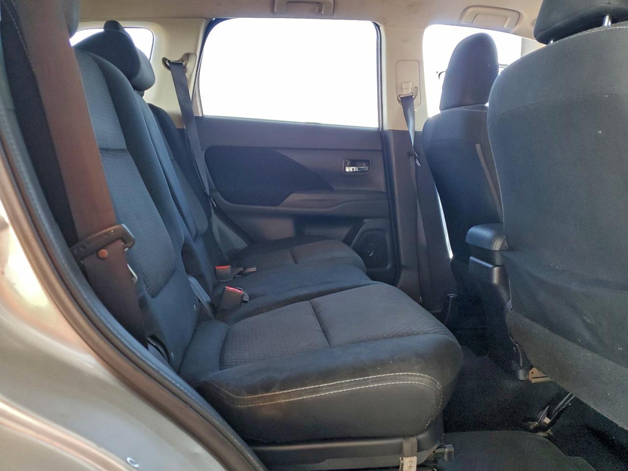 2018 Mitsubishi Outlander Es VIN: JA4AD2A3XJZ020342 Lot: 93870835