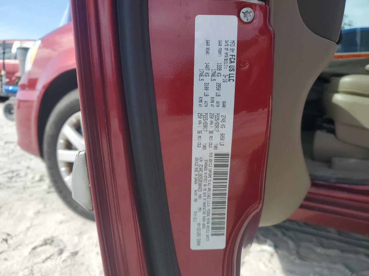 2016 Chrysler Town & Country Touring VIN: 2C4RC1BG5GR300423 Lot: 92253125