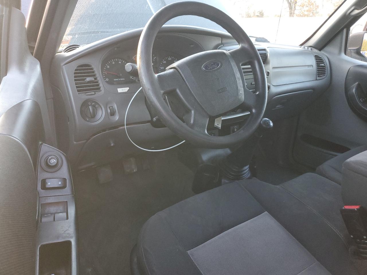 2011 Ford Ranger Super Cab VIN: 1FTLR4FE8BPA71860 Lot: 92816895