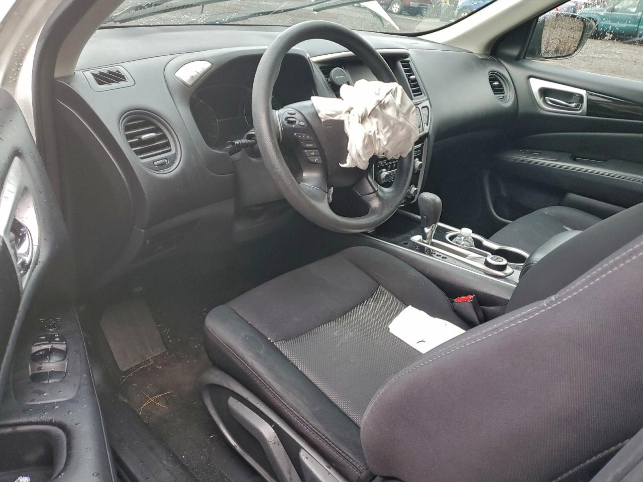 2019 Nissan Pathfinder S VIN: 5N1DR2MM9KC599297 Lot: 94255425