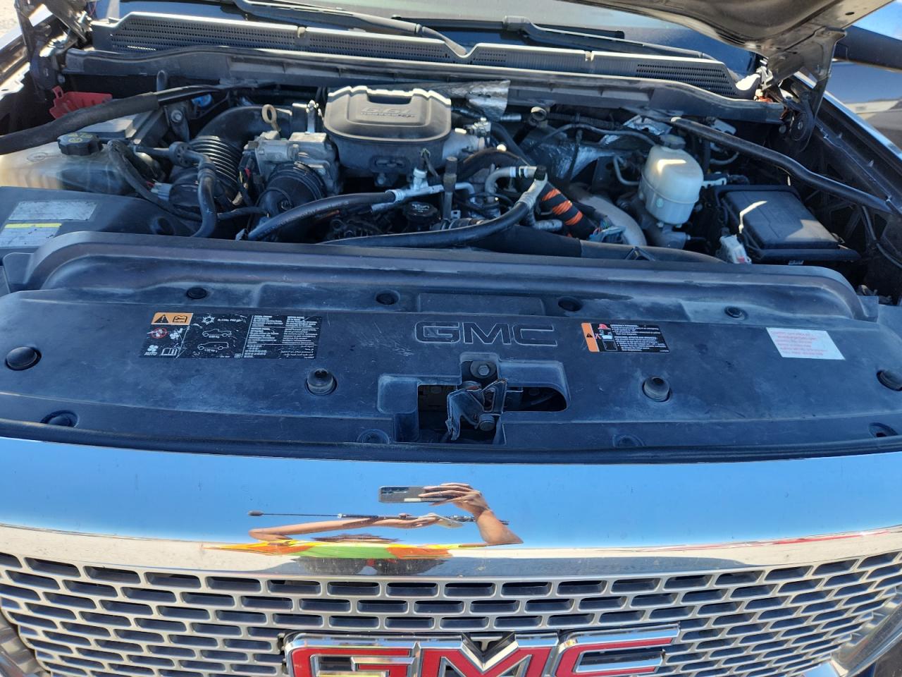 2015 GMC Sierra K2500 Denali VIN: 1GT120E86FF184055 Lot: 92675705