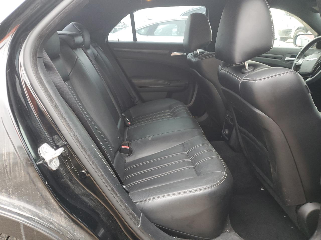 2013 Chrysler 300 S VIN: 2C3CCABT5DH735953 Lot: 93477635