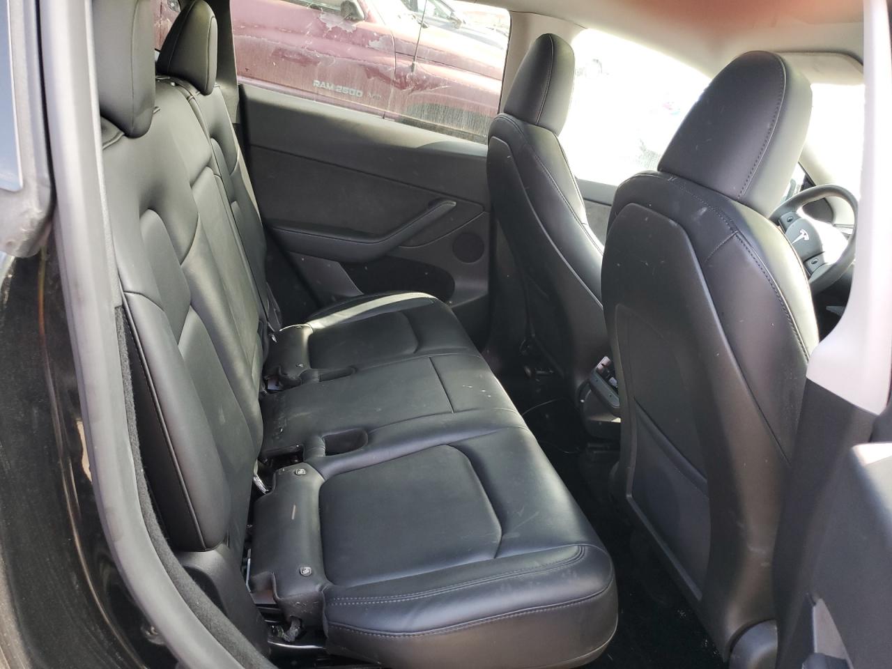 2024 Tesla Model Y VIN: 7SAYGDEE7RF106408 Lot: 90642855