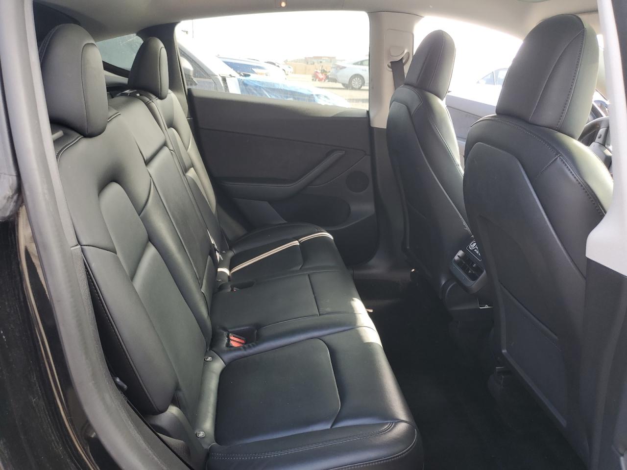 2024 Tesla Model Y VIN: 7SAYGDEE3NF481142 Lot: 90642095