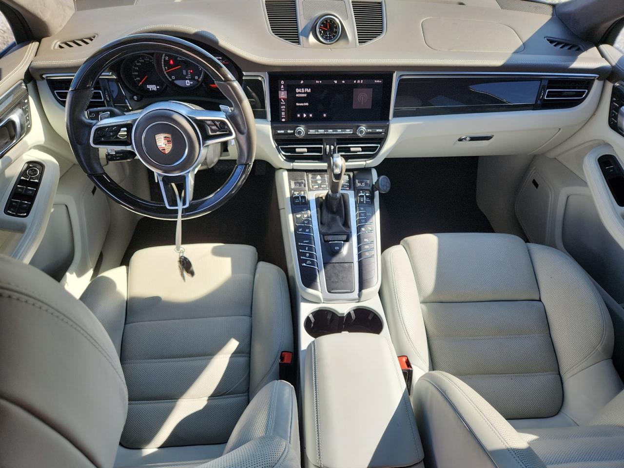 2020 Porsche Macan Turbo VIN: WP1AF2A54LLB60621 Lot: 90726485