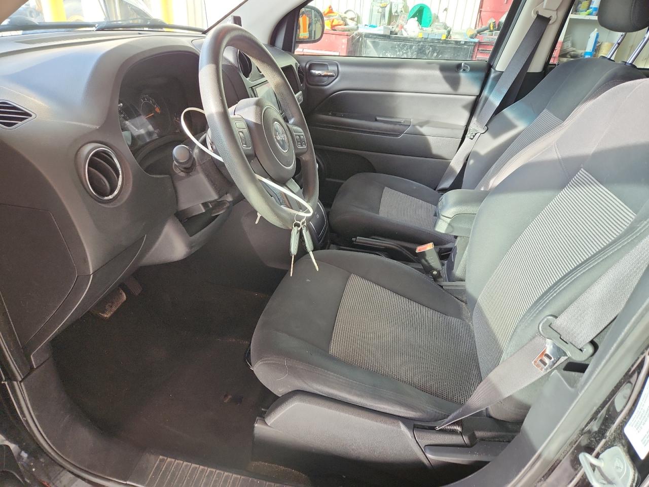 2014 Jeep Compass Sport VIN: 1C4NJDBBXED842515 Lot: 92288555