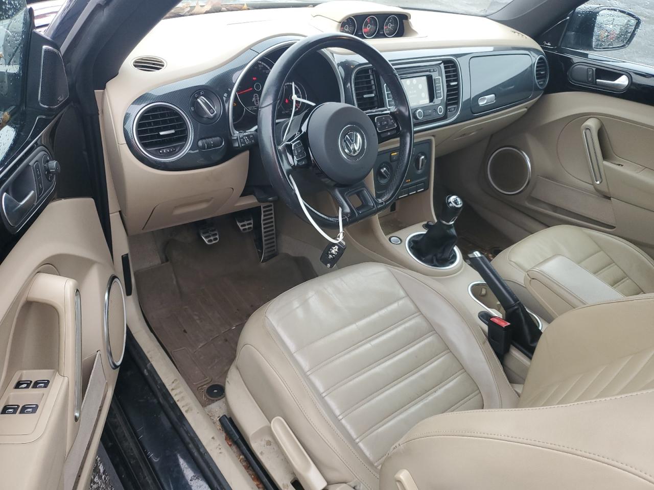 2013 Volkswagen Beetle Turbo VIN: 3VW8A7AT8DM817122 Lot: 92616395