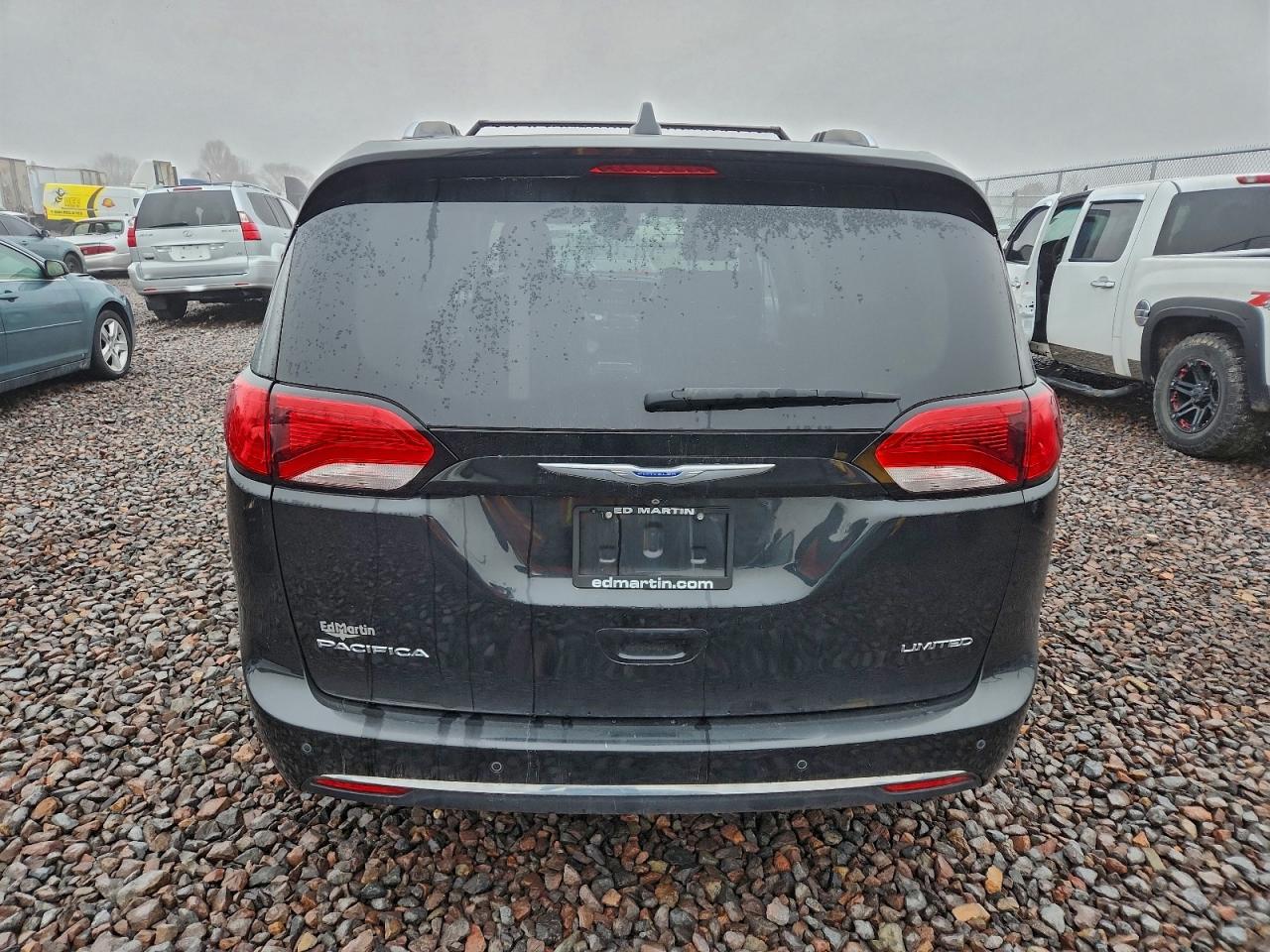 2018 Chrysler Pacifica Limited VIN: 2C4RC1GG2JR258129 Lot: 92910295
