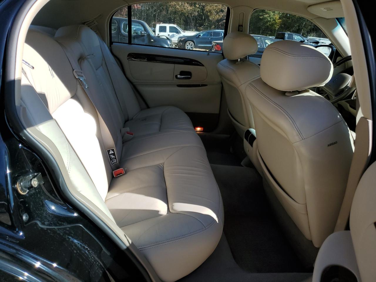 2001 Lincoln Town Car Cartier VIN: 1LNHM83W51Y723170 Lot: 92514685