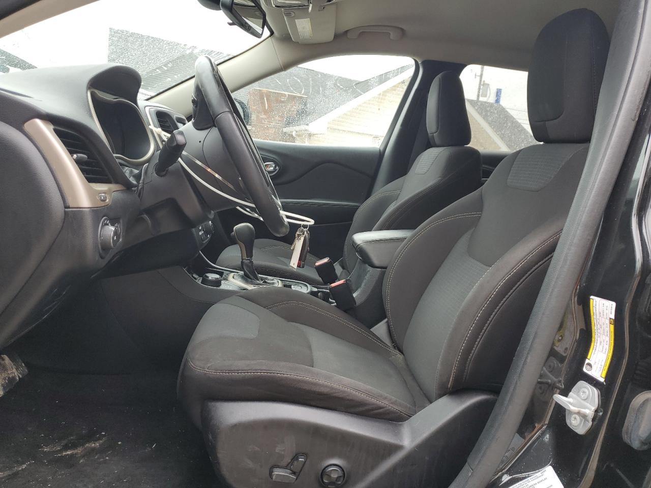 2016 Jeep Cherokee Latitude VIN: 1C4PJMCS8GW153619 Lot: 93184785