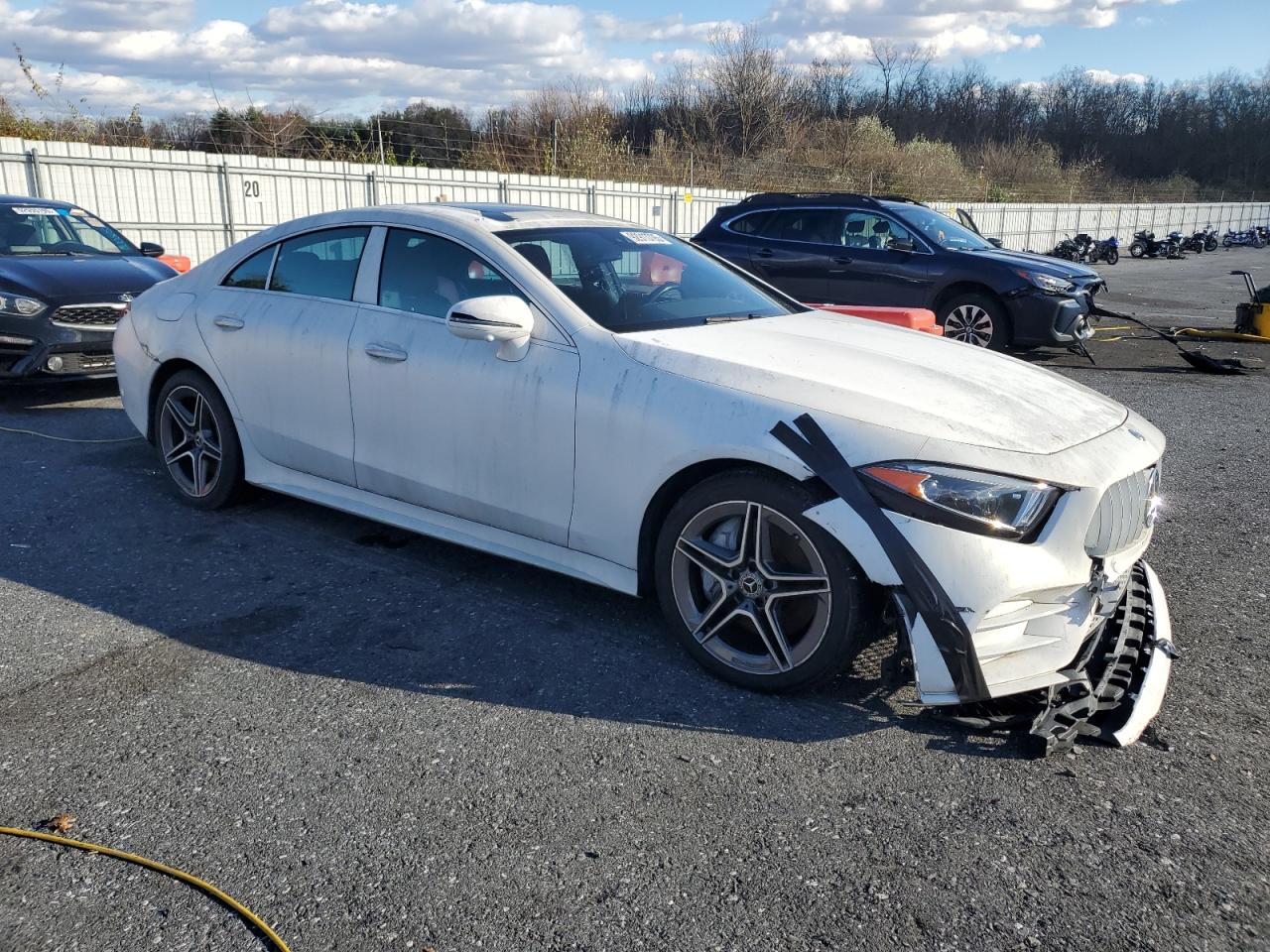 Фото: W1K2J5KB5LA073130