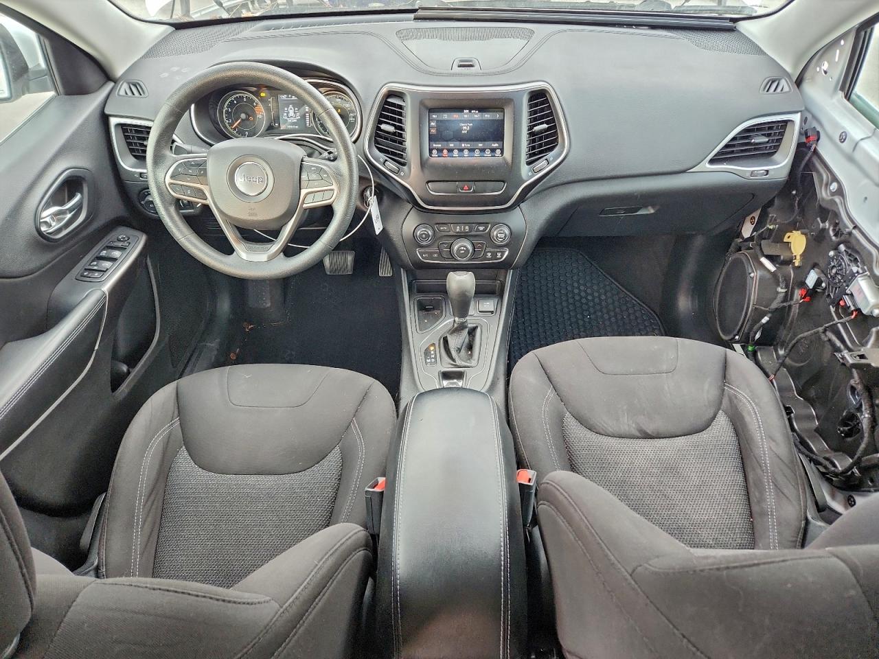 2019 Jeep Cherokee Latitude VIN: 1C4PJLCB4KD160825 Lot: 92545735