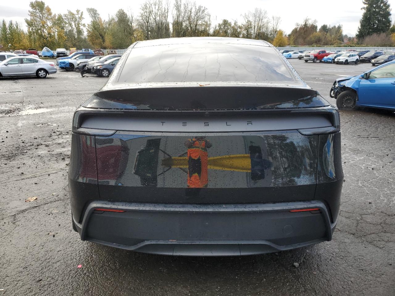 2026 Tesla Model Y VIN: 7SAYGDEE6TF414824 Lot: 90368275