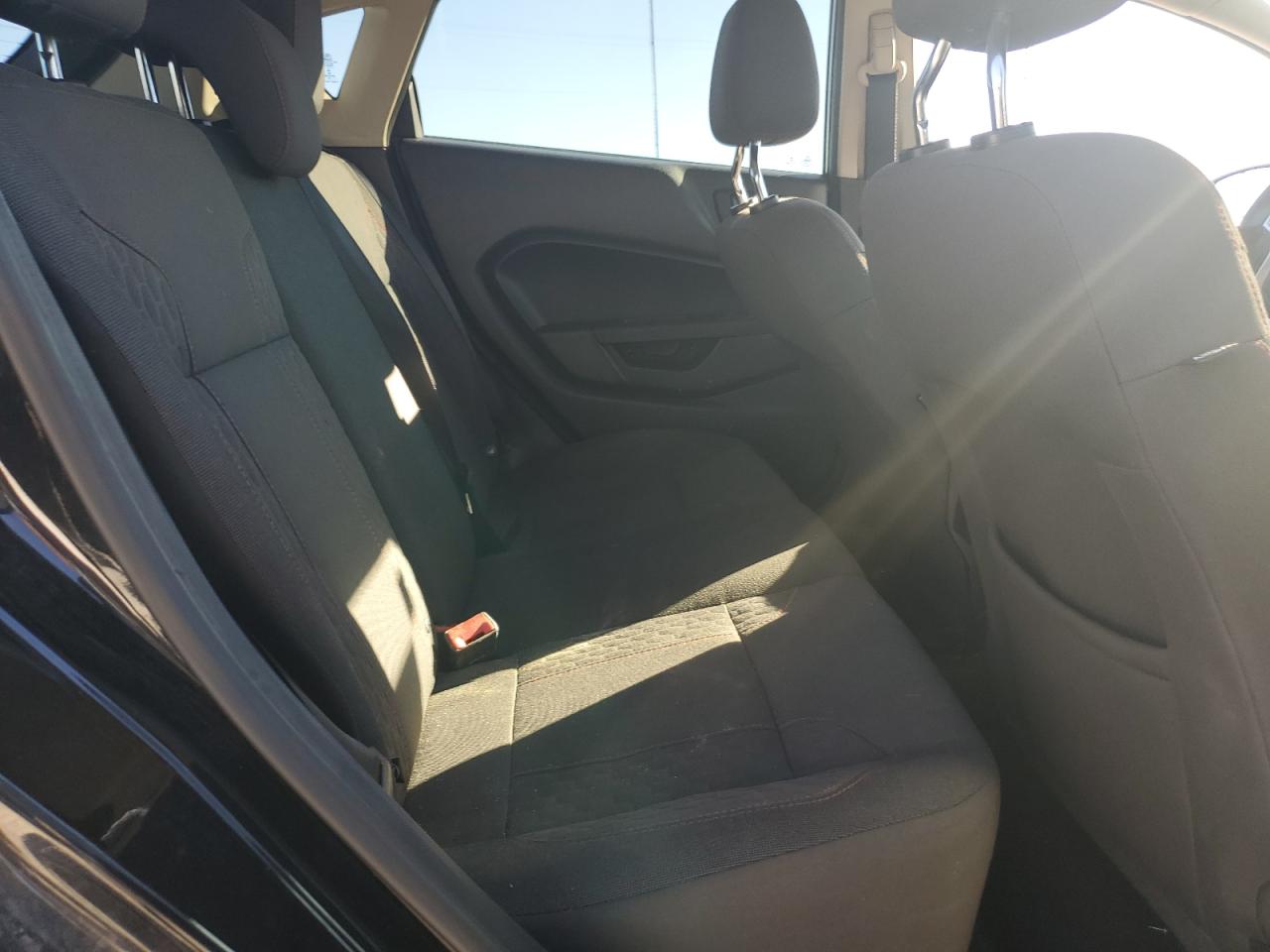 2018 Ford Fiesta Se VIN: 3FADP4EJ2JM124104 Lot: 91888295