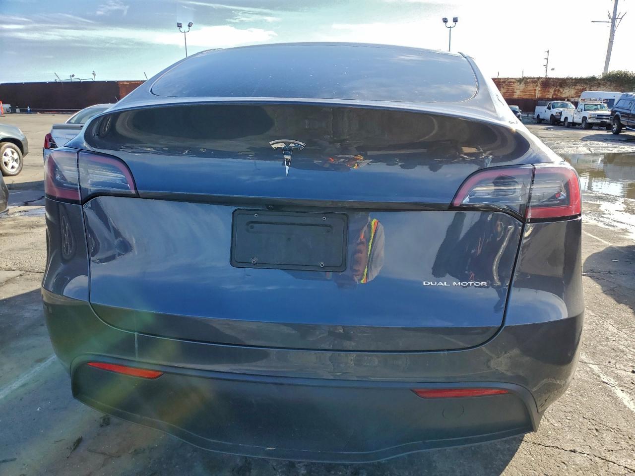 2023 Tesla Model Y VIN: 7SAYGDEE0PF815257 Lot: 93954015