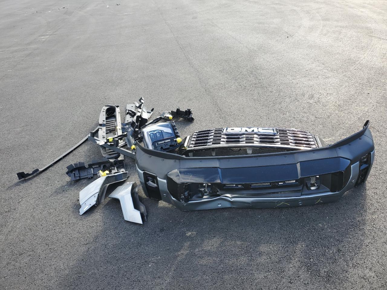 2025 GMC Sierra K2500 Denali Ultimate VIN: 1GT4UXEY0SF340035 Lot: 92831005