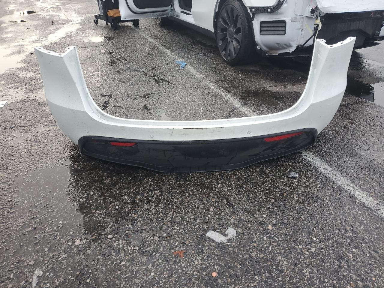 2022 Tesla Model Y VIN: 7SAYGDEF6NF383523 Lot: 93964195