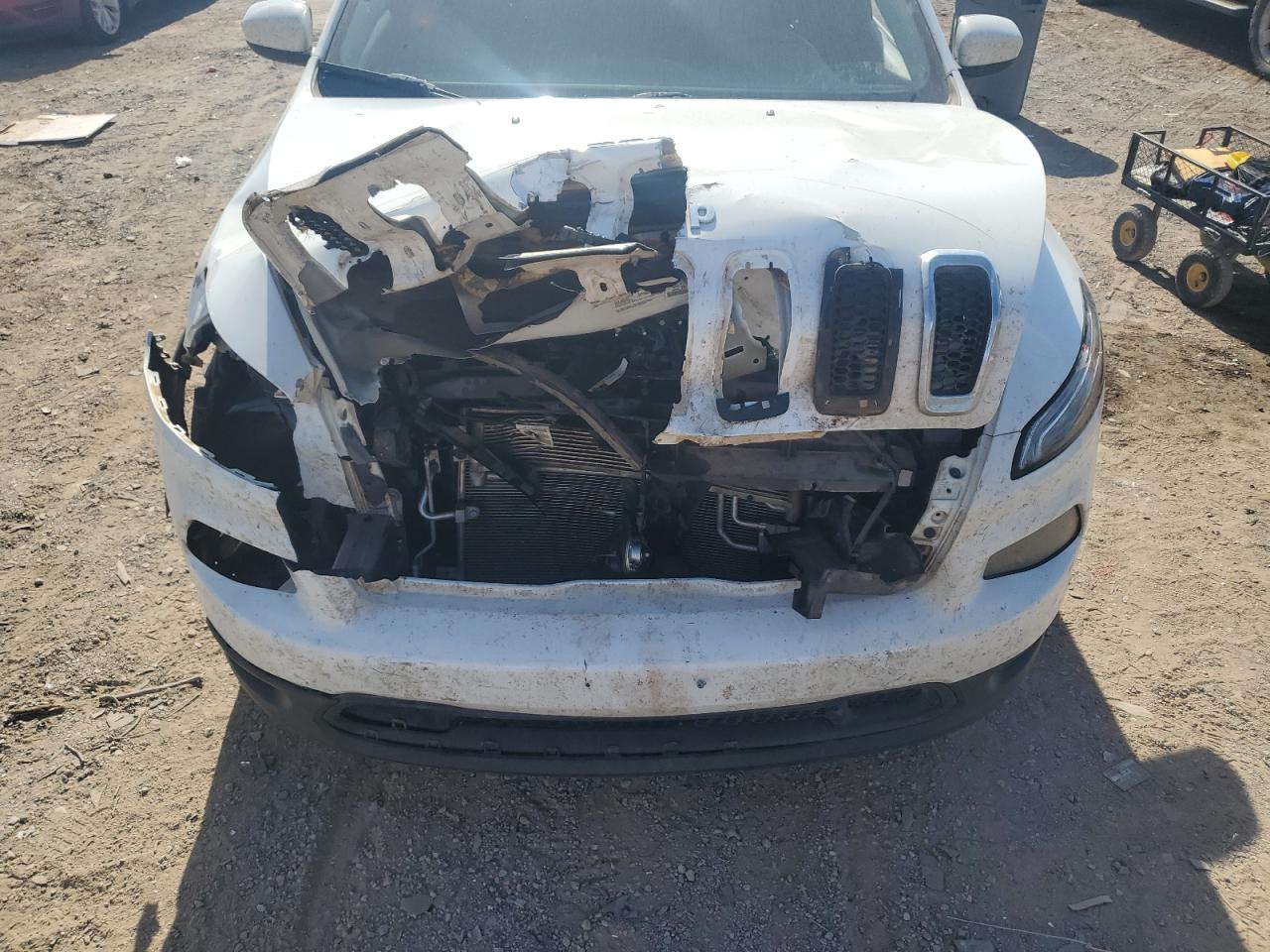 2018 Jeep Cherokee Latitude VIN: 1C4PJLCB7JD566726 Lot: 91573905