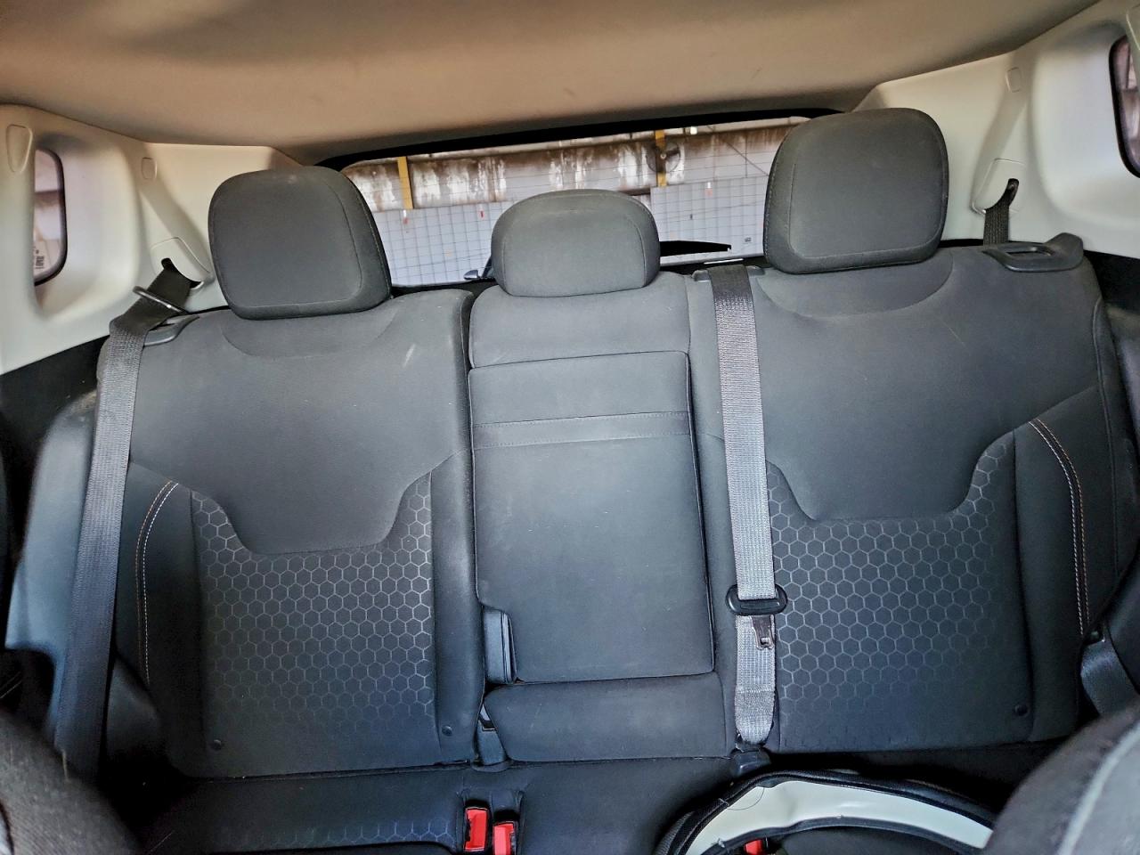 2018 Jeep Compass Sport VIN: 3C4NJDAB4JT107860 Lot: 94961695