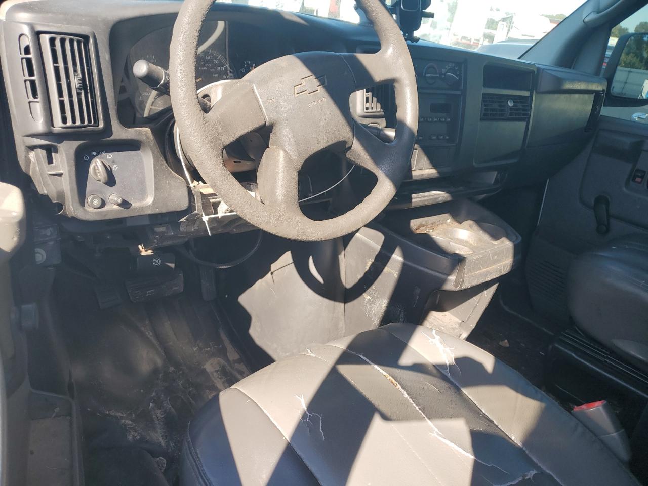 2005 Chevrolet Express Delivery Van VIN: 1GCFG15X651221718 Lot: 92619495