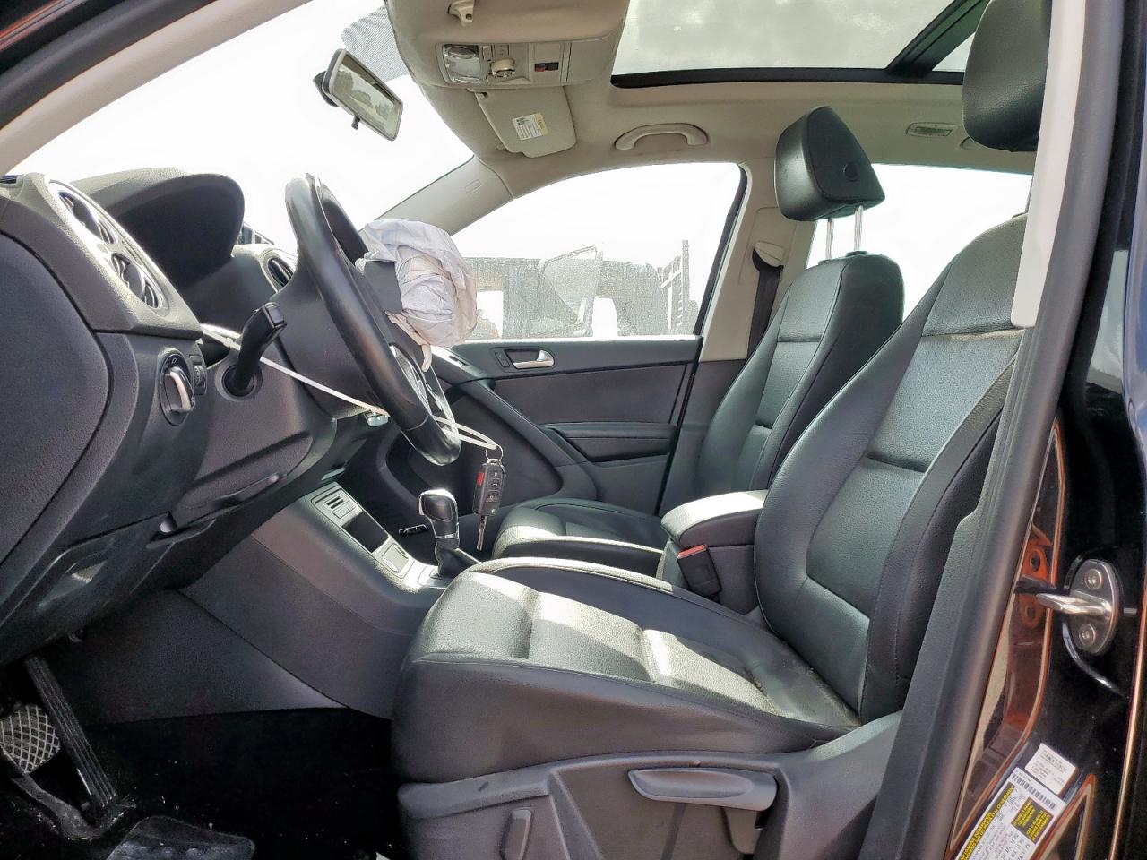 2015 Volkswagen Tiguan S VIN: WVGAV7AX2FW555902 Lot: 93837065