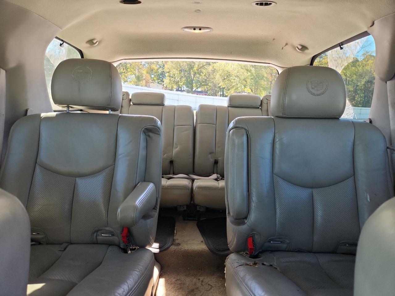 2004 Cadillac Escalade Luxury VIN: 1GYEK63N84R127696 Lot: 91256425
