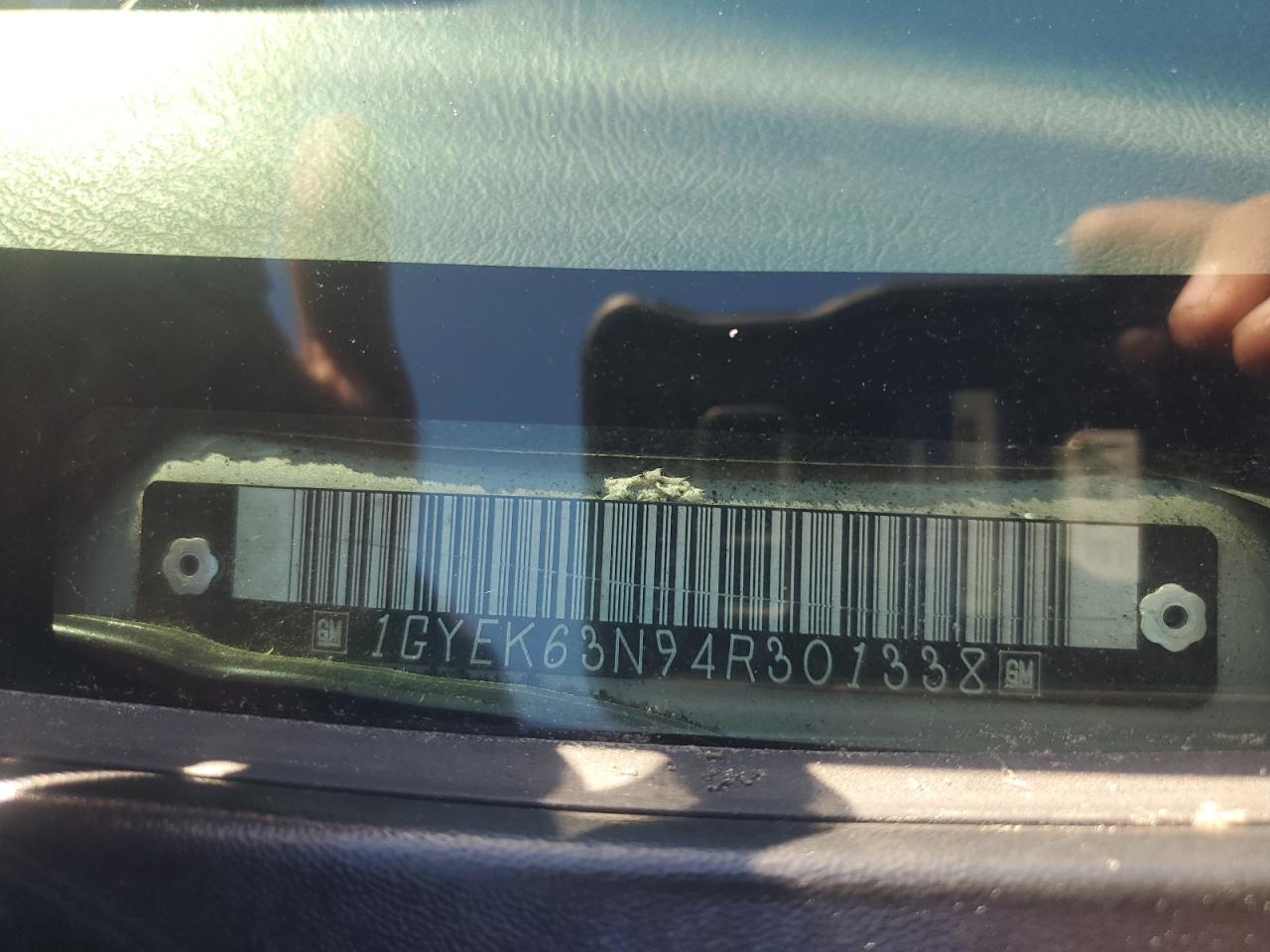 2004 Cadillac Escalade Luxury VIN: 1GYEK63N94R301338 Lot: 91884835