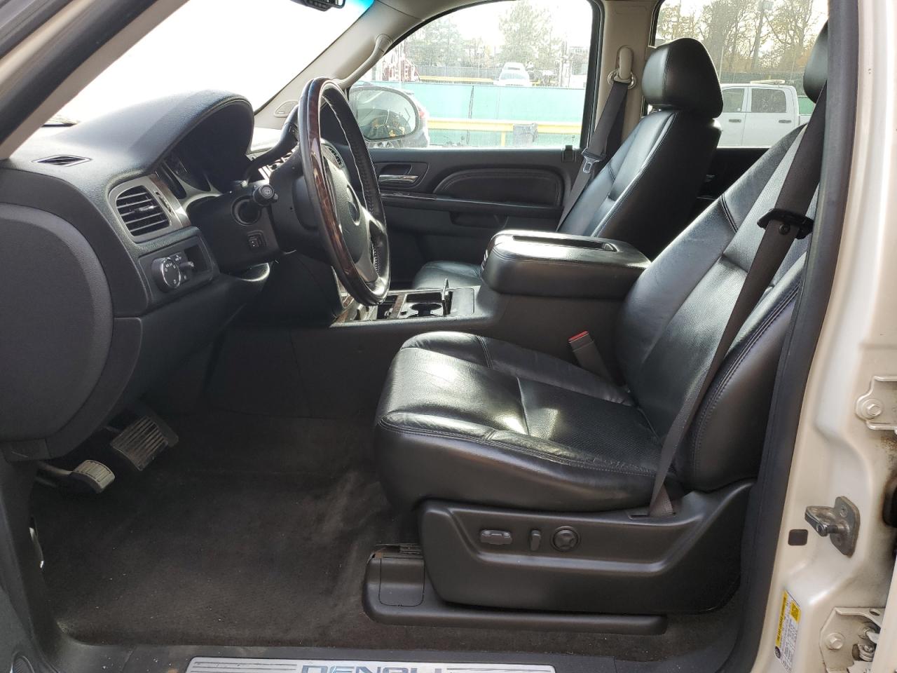 2010 GMC Yukon Denali VIN: 1GKUKEEF4AR224931 Lot: 92301945