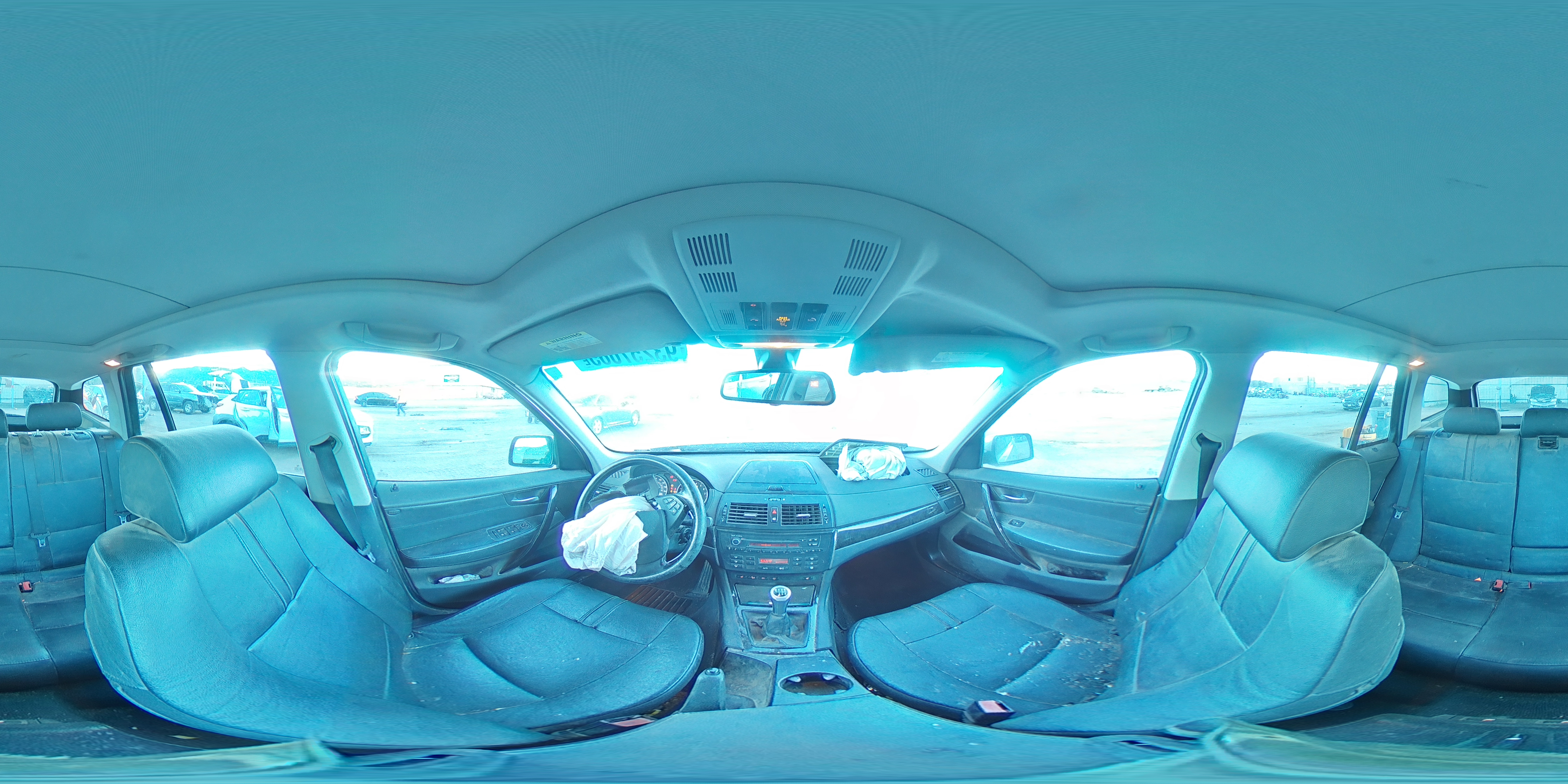 Фото: WBXPC93437WE78497