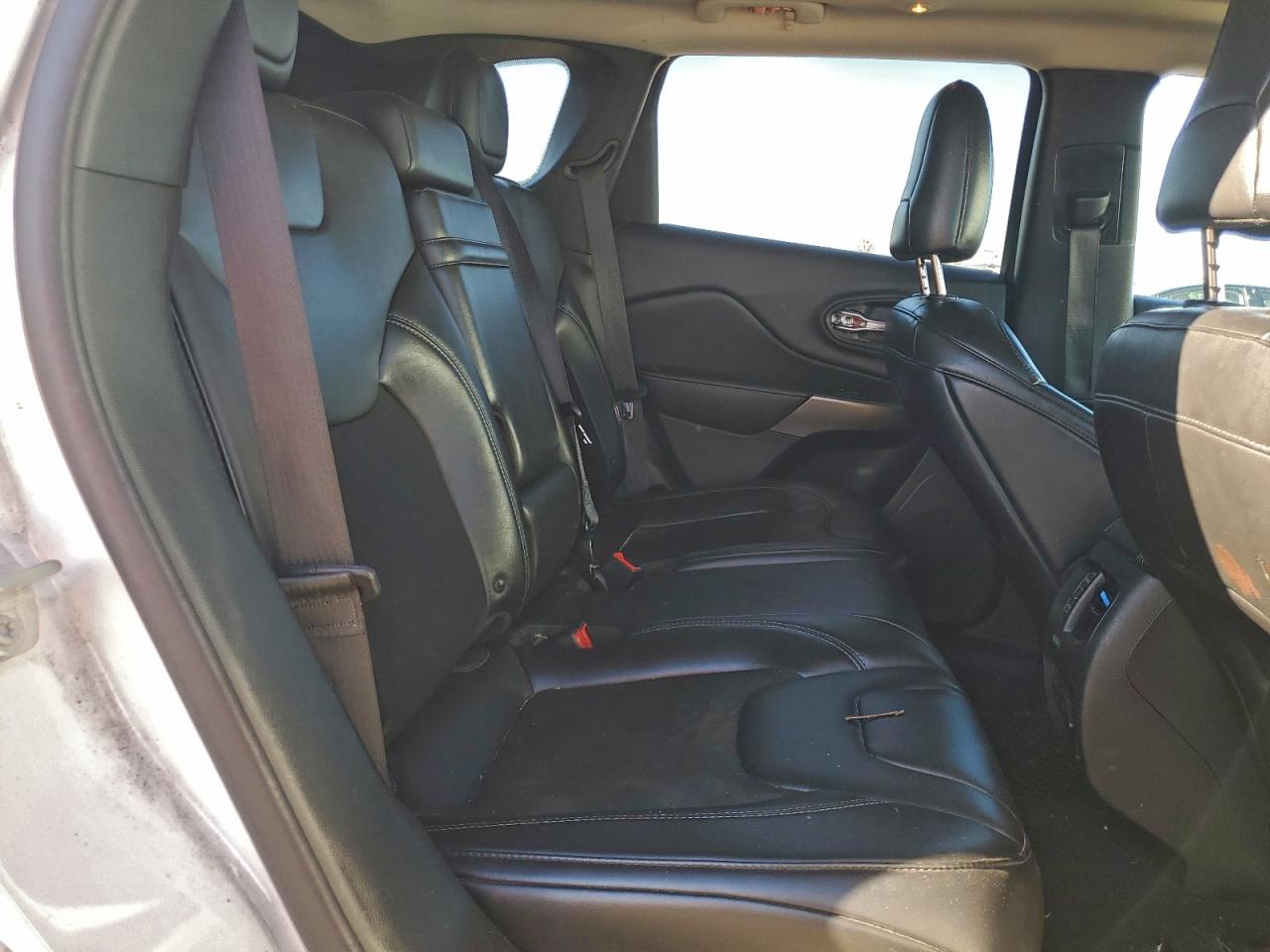 2019 Jeep Cherokee Latitude Plus VIN: 1C4PJMLBXKD288265 Lot: 93390295