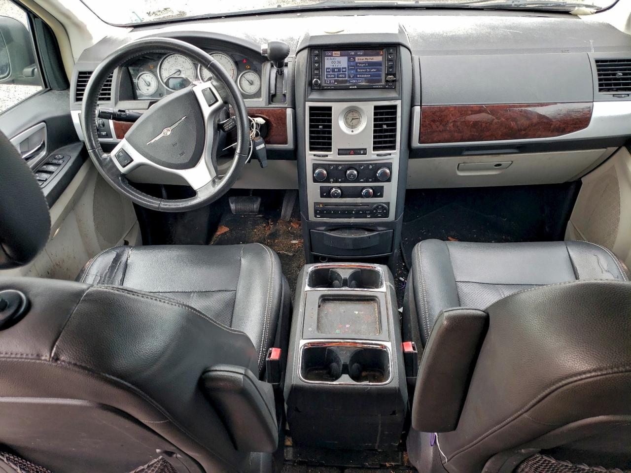 2011 Chrysler Town & Country Touring Plus VIN: 2A4RR8D16AR423939 Lot: 94296485