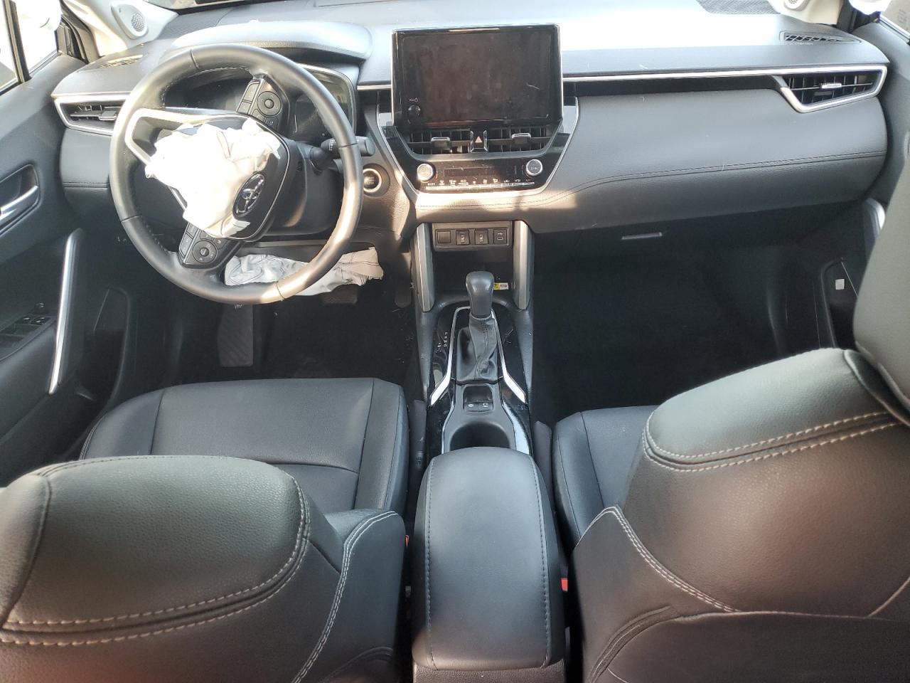 2023 Toyota Corolla Cross Xle VIN: 7MUDAABG3PV065534 Lot: 92884795