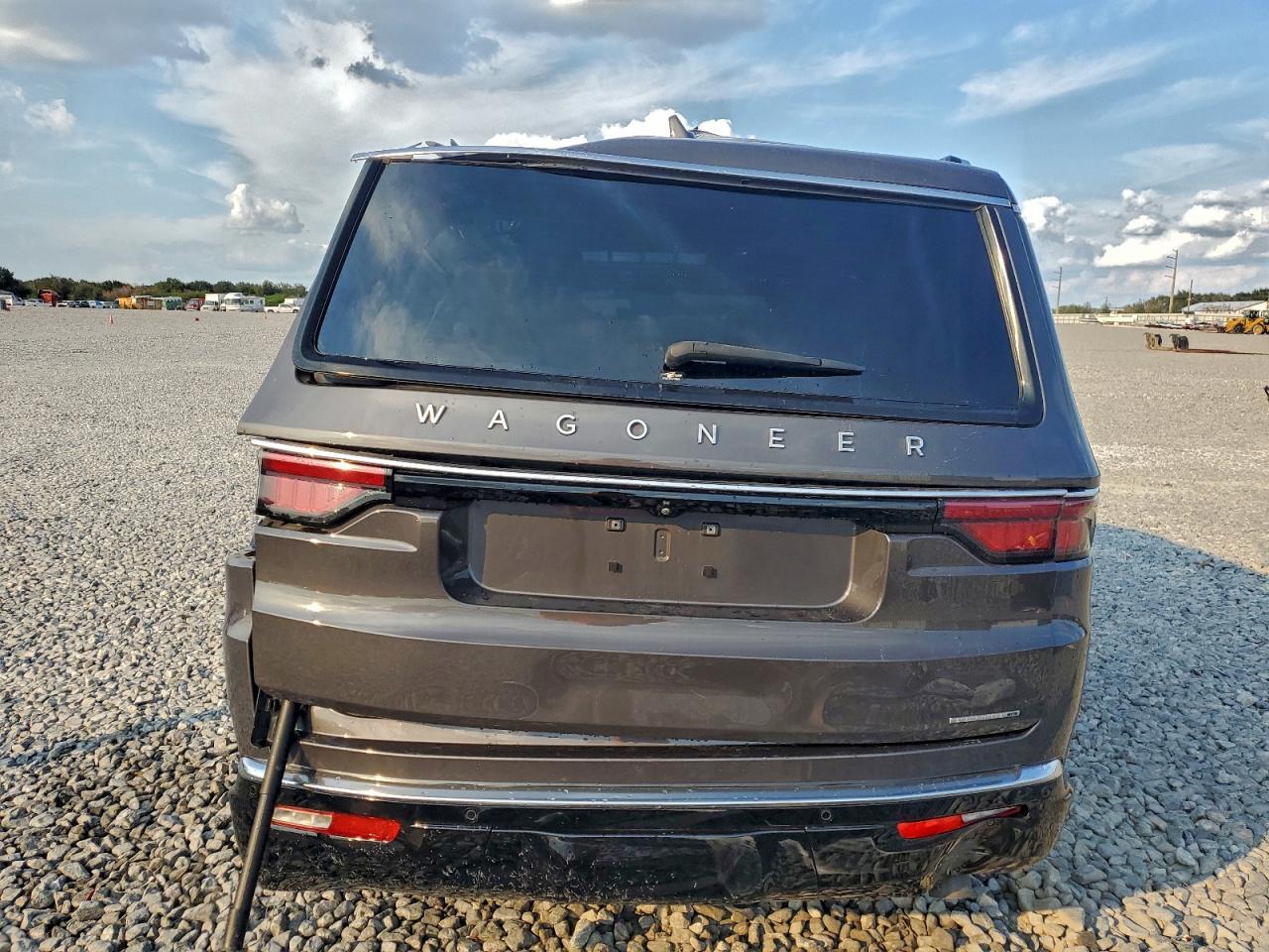 2022 Jeep Wagoneer Series Iii VIN: 1C4SJUDTXNS109563 Lot: 94594895