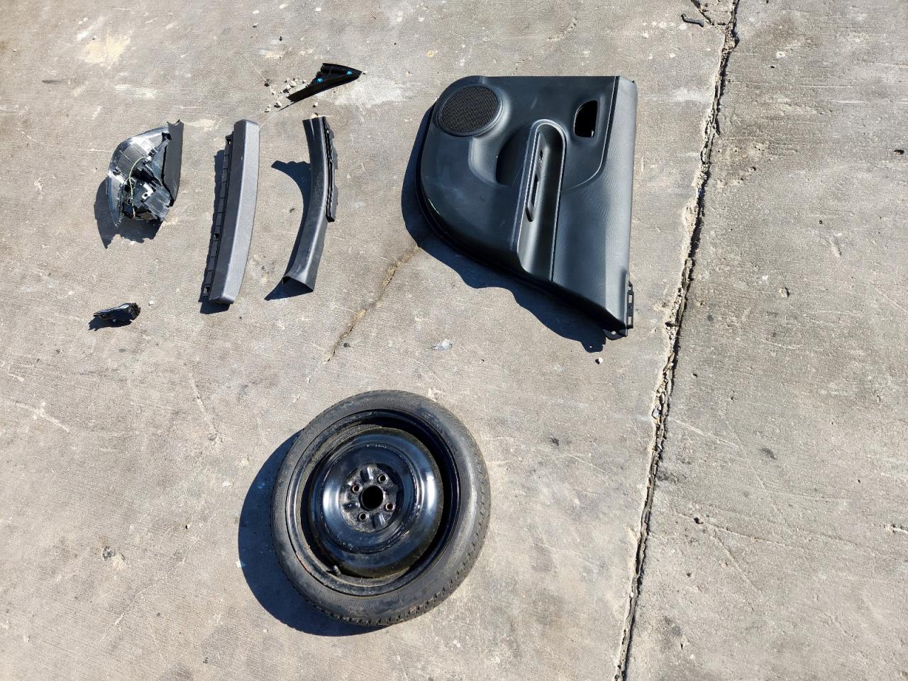 2015 Toyota Prius C VIN: JTDKDTB30F1581038 Lot: 90801295