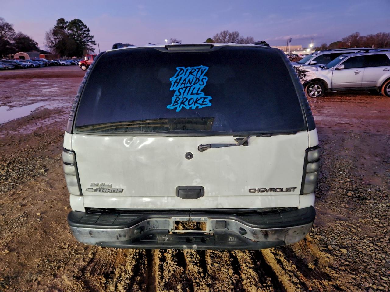 2002 Chevrolet Tahoe C1500 VIN: 1GNEC13Z52R235965 Lot: 93934315