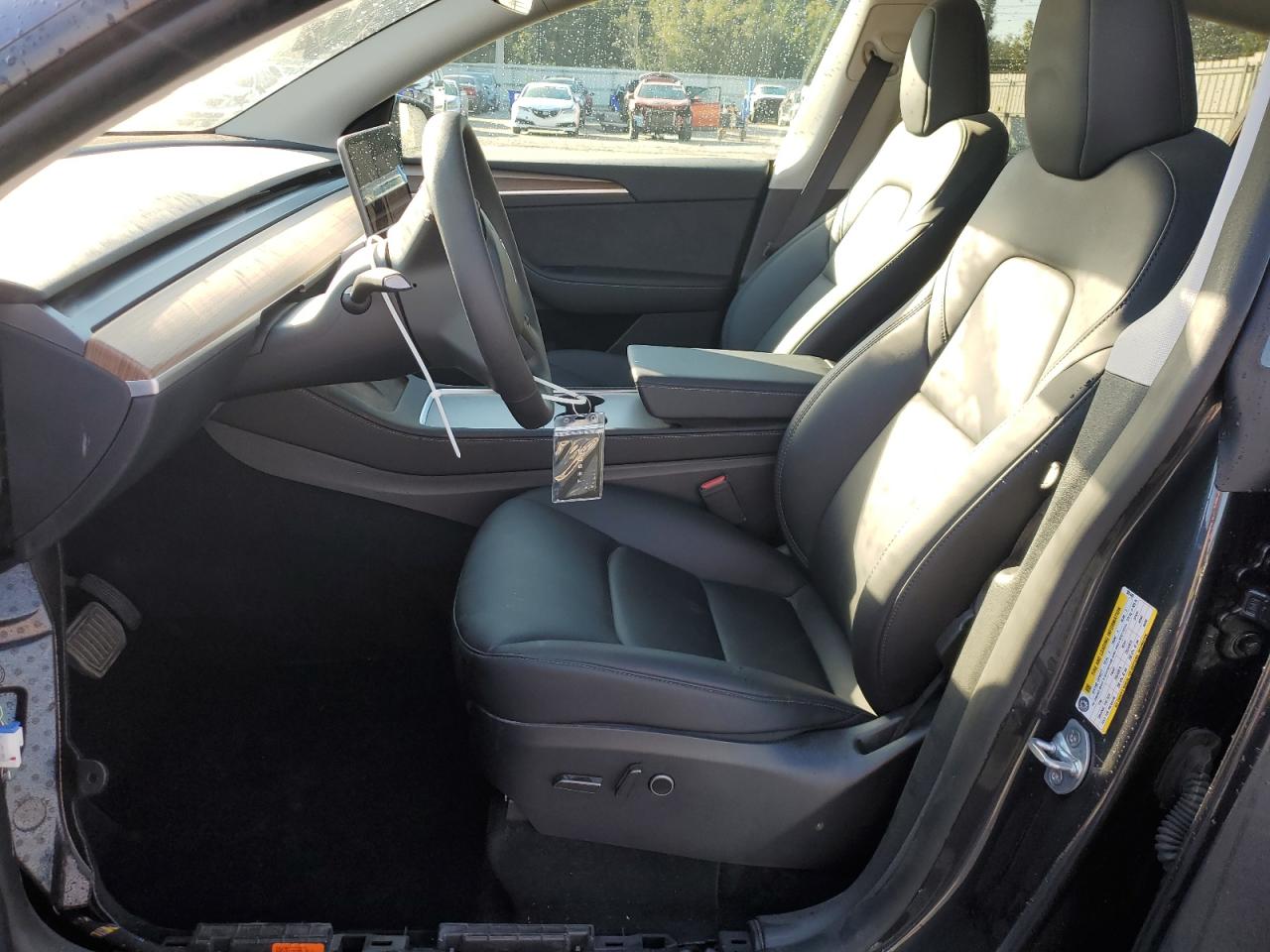 2025 Tesla Model Y VIN: 7SAYGDEE2SF301449 Lot: 91083855