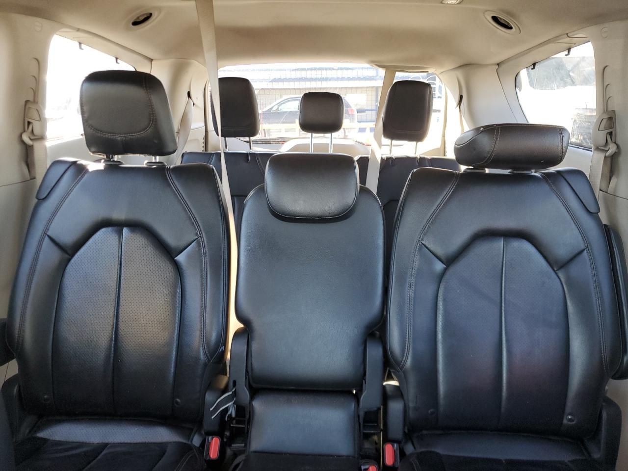 2018 Chrysler Pacifica Touring L VIN: 2C4RC1BG7JR322947 Lot: 92819125