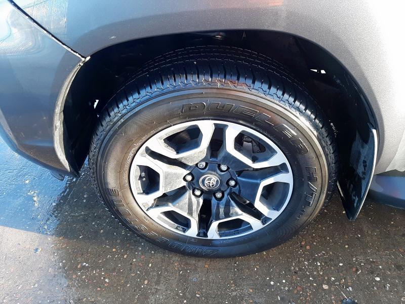 2025 TOYOTA HILUX INVINCIBLE D-4D 4WD 